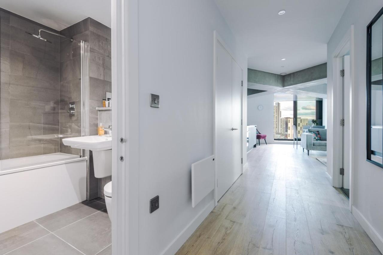 Hilltop Serviced Apartments - Deansgate Манчестър Екстериор снимка