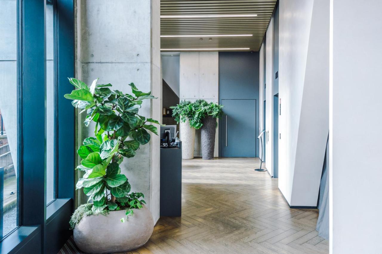 Hilltop Serviced Apartments - Deansgate Манчестър Екстериор снимка