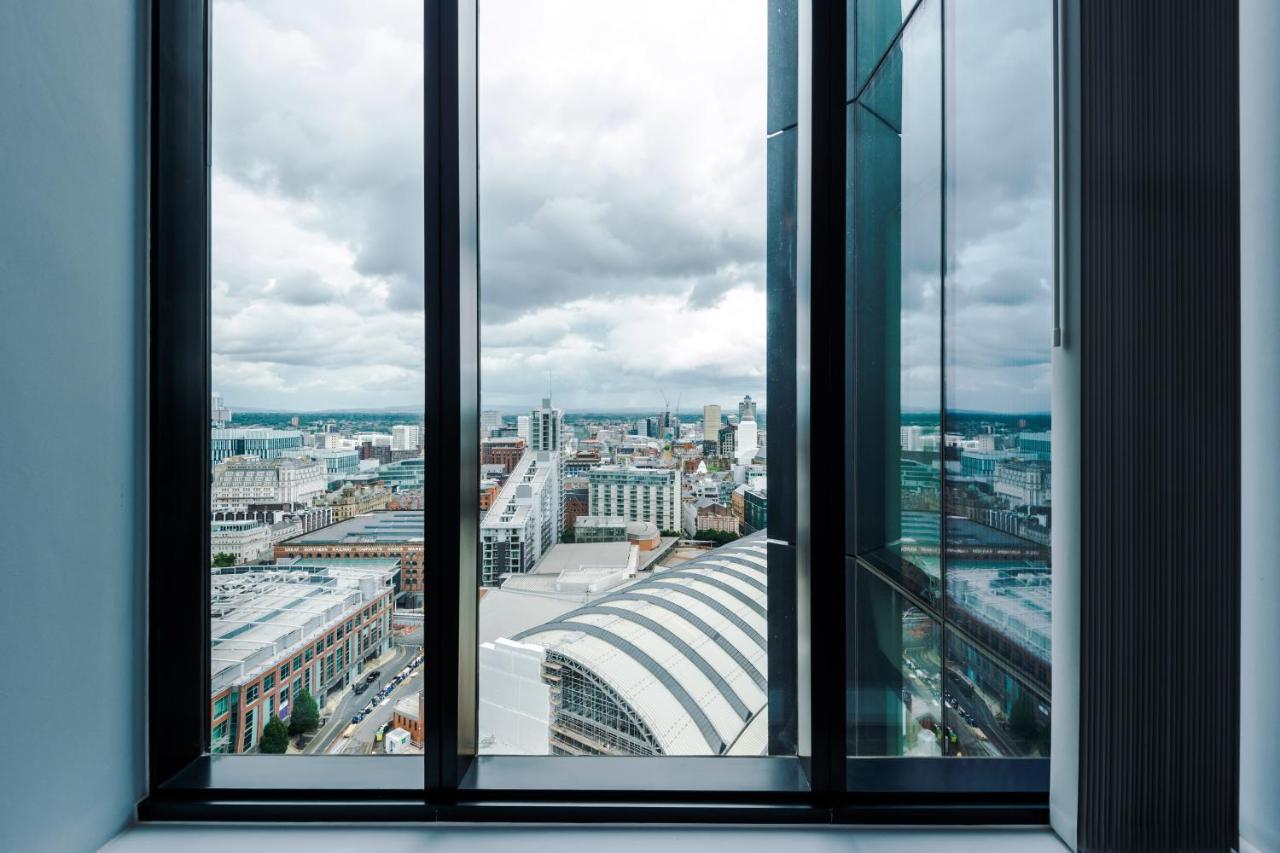 Hilltop Serviced Apartments - Deansgate Манчестър Екстериор снимка
