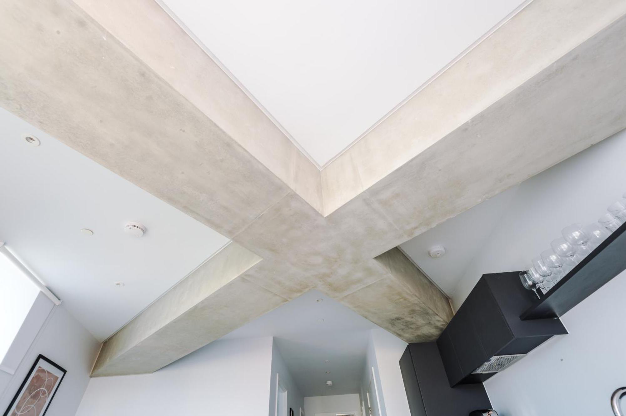 Hilltop Serviced Apartments - Deansgate Манчестър Екстериор снимка