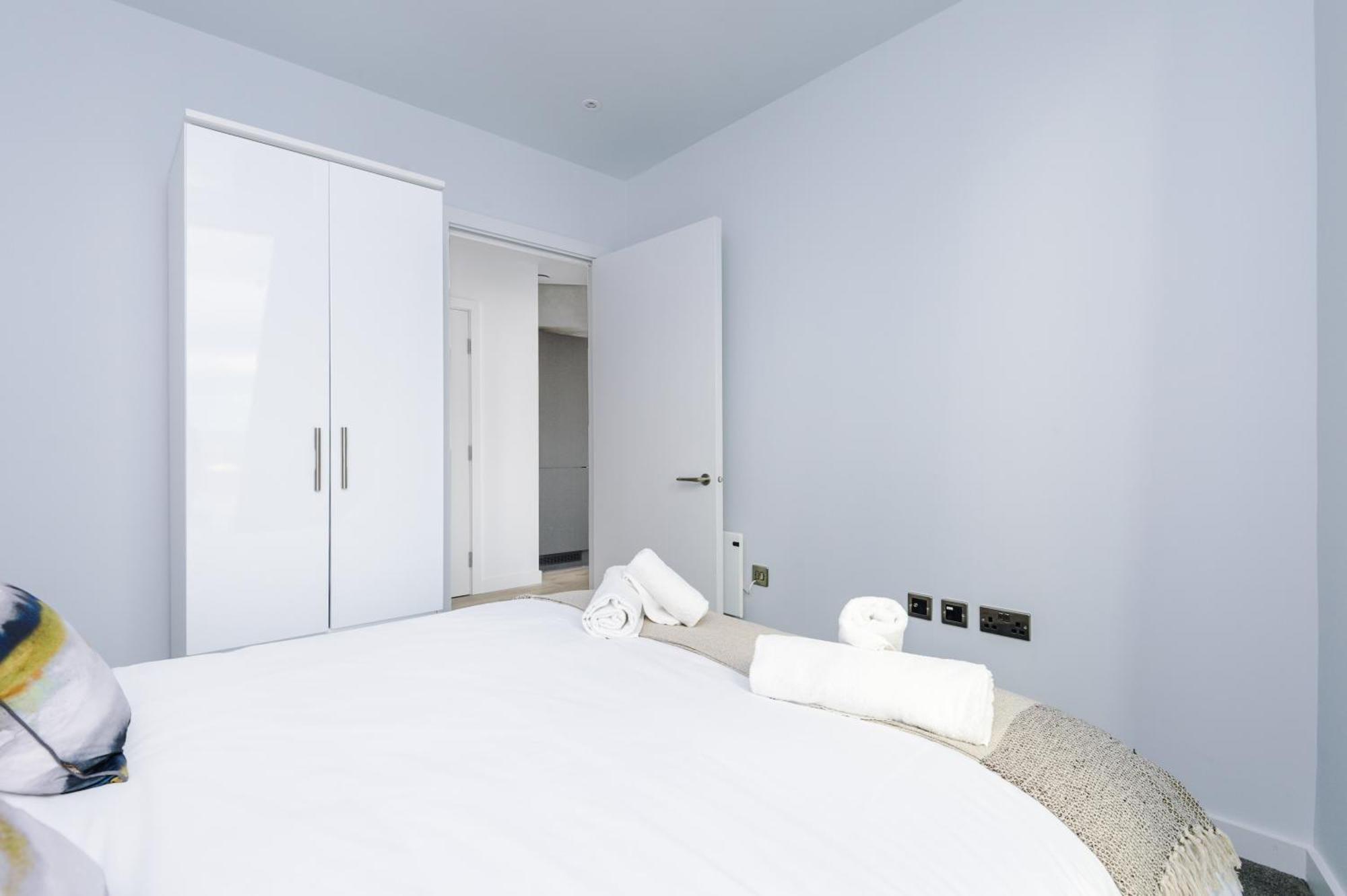 Hilltop Serviced Apartments - Deansgate Манчестър Екстериор снимка